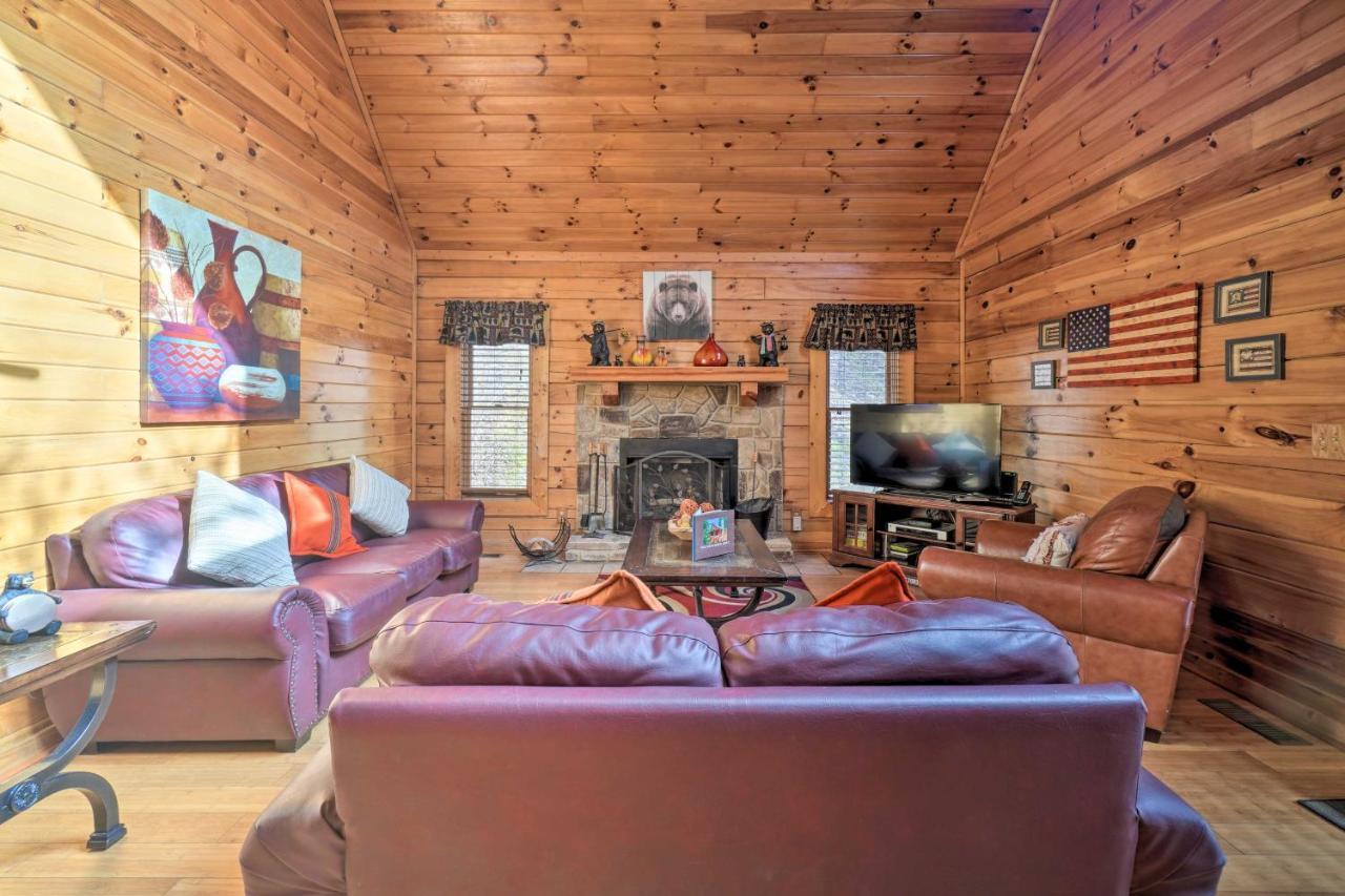 Inviting Sevierville Cabin With Deck And Hot Tub! Zewnętrze zdjęcie