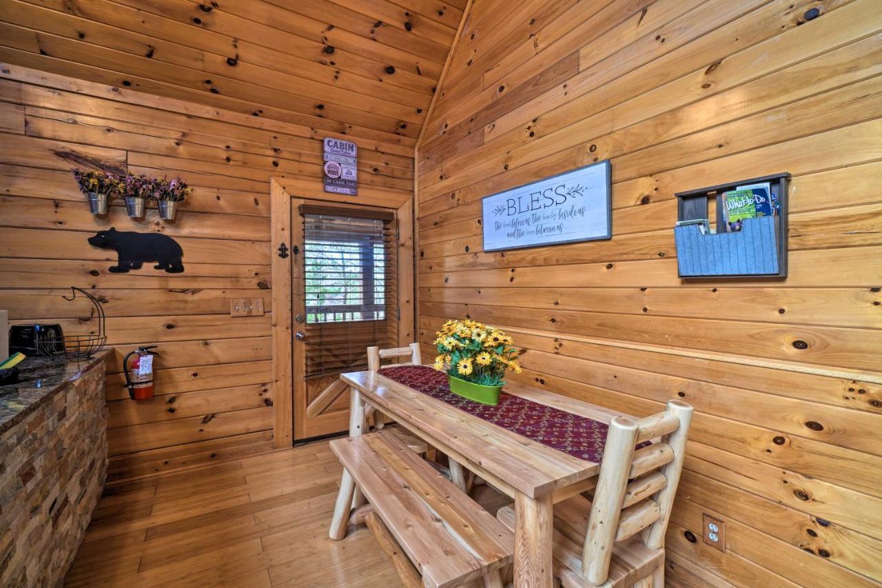Inviting Sevierville Cabin With Deck And Hot Tub! Zewnętrze zdjęcie